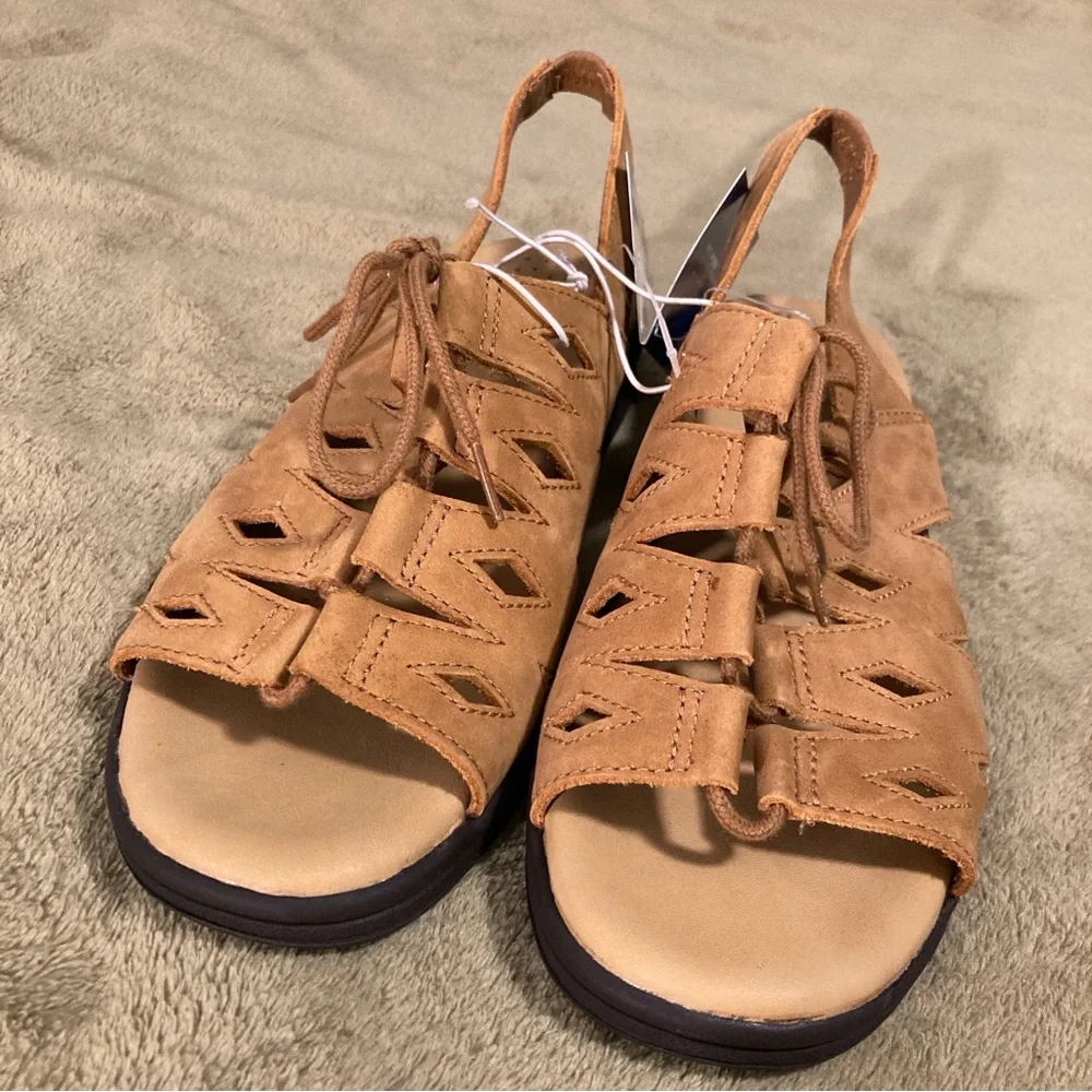 NIB Vintage Ultrasoft by Red Cross Leather Sandals Size 8W - Picture 4 of 12